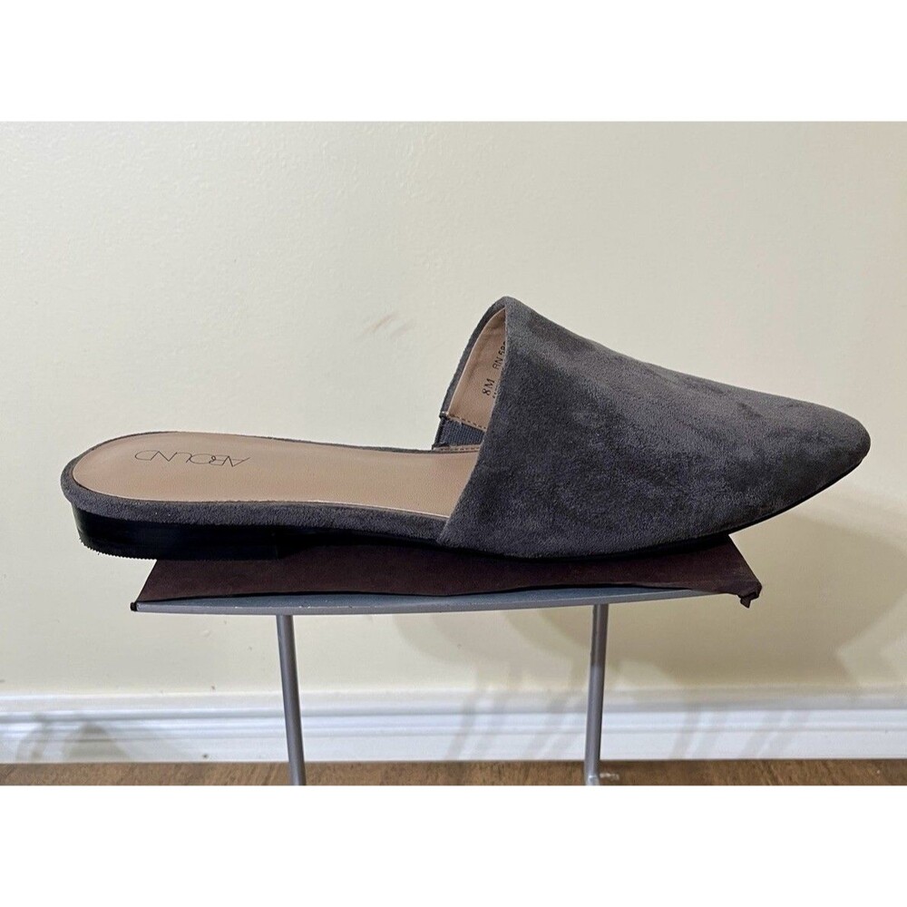 Abound Grey Faux Suede Ladies Flat Slip On Mules Shoes Sz 8M Minimalist Corpcore